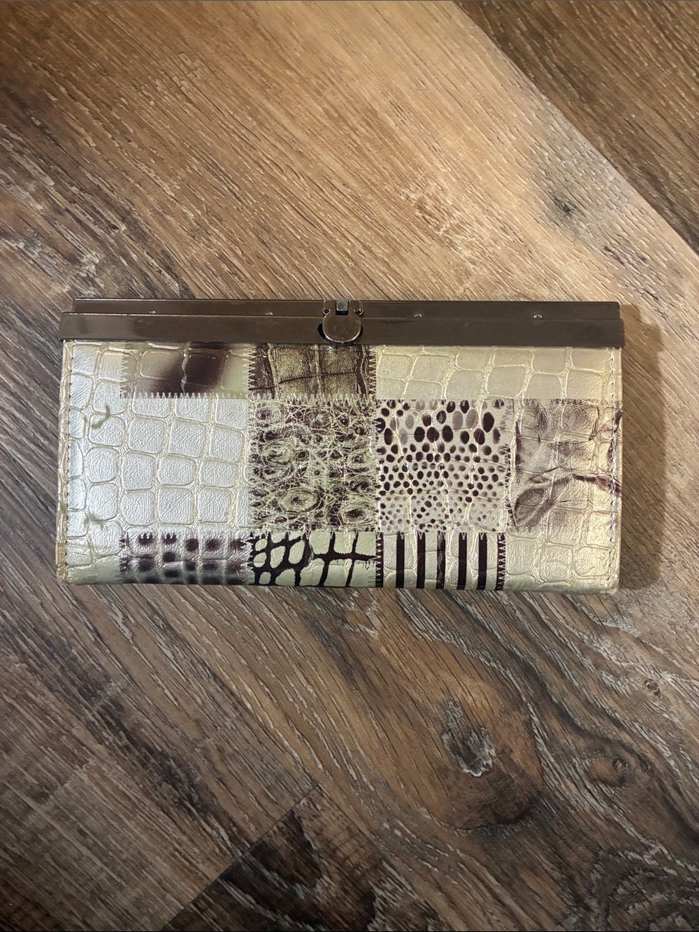6 in faux snakeskin clutch wallet